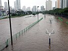 V jihokorejském Ulsanu po tajfunu Khanun zstal park zcela zatopený. (10. srpna...
