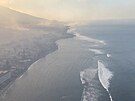 Letecký pohled ukazuje kody na pobeí Lahainy po poárech na Maui na Havaji....