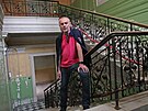 Radek Polách na schodi�ti vily Augusta Hückela. (15. srpna 2023)