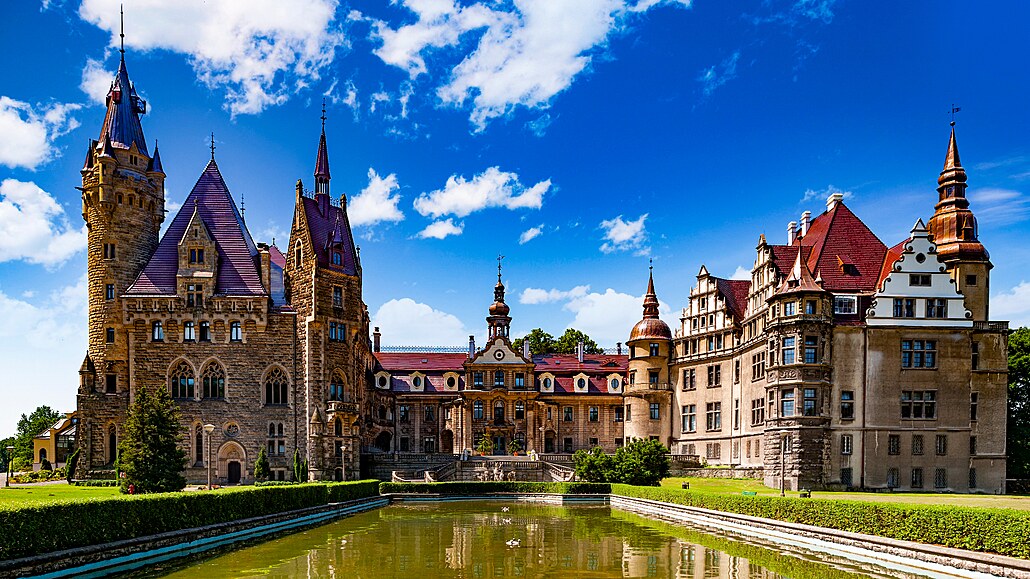 Sedm výletů do historie. Objevte unikátní hrady a zámky poblíž Česka