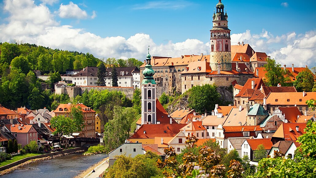 Místa na dosah �lutými linkami Regiojet: �eský Krumlov