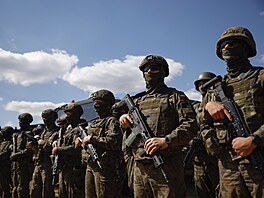 Polsko navý�ilo po�ty jednotek u hranic s B�loruskem. Kv�li obav� z p�ítomnosti...