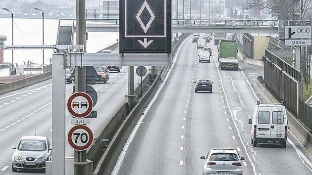 Nov znaka ve Francii zvhoduje nkter vozidla.