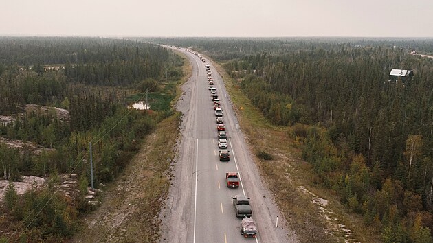 Severem Kanady se dl  pory, ve mst Yellowknife zaala evakuace. (17. srpna 2023)
