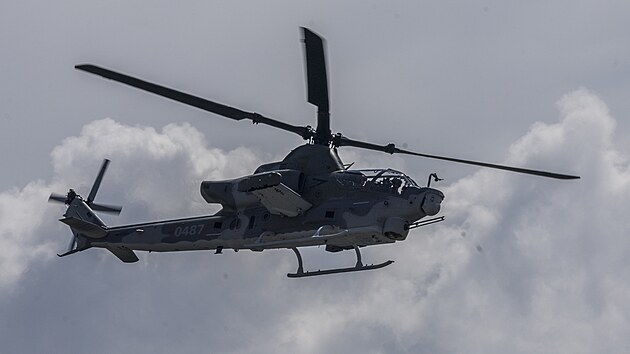 Armda ve tvrtek slavnostn pevzala prvn dva nov americk bitevn vrtulnky AH-1Z Viper. Ve slub nahrazuj stroje sovtsk vroby Mi-24.