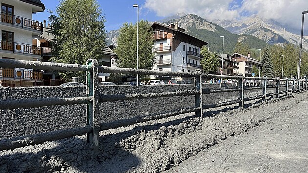 Msto v italskch Alpch zashla vlna vody a bahna. (13. srpna 2023)