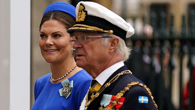 vdsk krl Carl XVI Gustaf (vpravo) s korunn princeznou Victori (6. kvtna 2023)