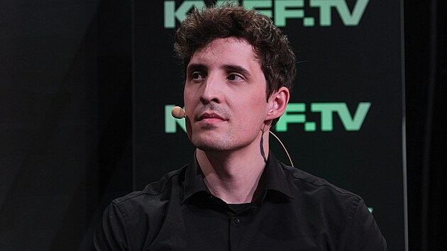 �estm�r Strakat� (MFF KV, �ervenec 2022)