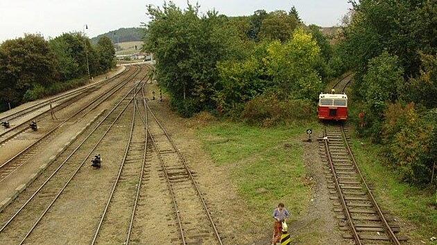 Jeden z posledn�ch norm�ln�rozchodn�ch vlak� na zb��ovsk� vle�ce v roce 2006