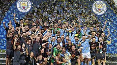 Fotbalisté Manchesteru City oslavují triumf v Superpoháru UEFA.