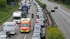 V�z n�mecké záchranné slu�by mí�í k nehod� na dálnici. (ilustra�ní foto)