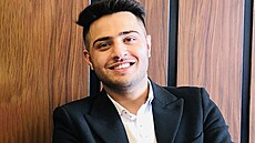 Asmatullah Ahmadzai se z rodného Afghánistánu dostal do �eska v roce 2021. Od...