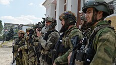Příslušníci čečenského speciálního pluku Achmat ve městě Lysyčansk na východní...