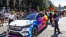 koda Enyaq Coupe Respectline v ele prvodu festivalu Prague Pride