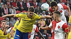 Zlínský fotbalista Jakub �ernín v utkání proti Slavii.