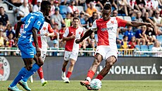 Slávistický útoník Muhamed Tijani bhem utkání fotbalové ligy na hiti Mladé...