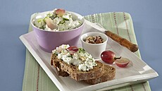 Tvarohov� pomaz�nka s o��ky