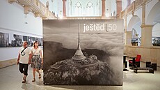 Architektonická sout� na stavbu horského hotelu a televizního vysíla�e tvo�í páte� muzejní expozice.
