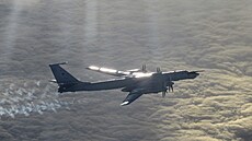Ruský bombardér Tupolev Tu-142. (14. srpna 2023)