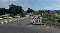 Odboka do Rokytna z kruhového objezdu u D35 je uzavená, pvodní silnice...