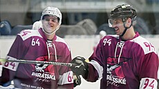 Jakub Lauko (vpravo) a David Kämpf, bývalí hrá�i Chomutova, nyní p�sobící v...