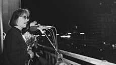 Marta Kubiová na balkon nakladatelství Melantrich ti dny po svém památném...