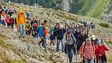 Záv�re�né metry o Svatovav�inecké pouti na Sn�ku dost bolí. (10. srpna 2023)