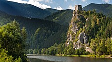 Místa na dosah žlutými linkami Regiojet: Žilina, hrad Strečno