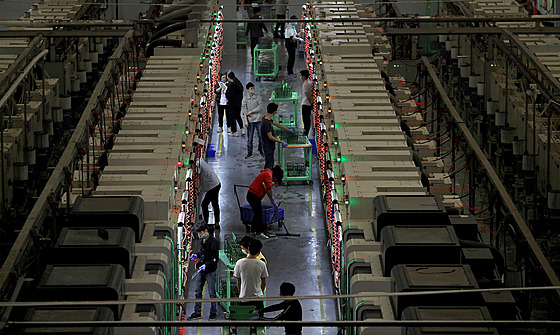 Továrna Huawei v Číně.