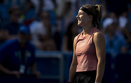 Karolína Muchová se raduje z postupu do finále turnaje v Cincinnati.