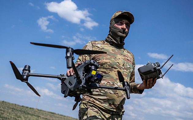Delší dolety, lepší nosnost. Ukrajina dohání ruský náskok i drony z Česka