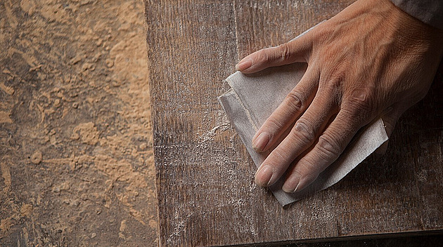 Broušení je základem pro povrchovou úpravu dřeva. Aby pak šlo dobře udržovat