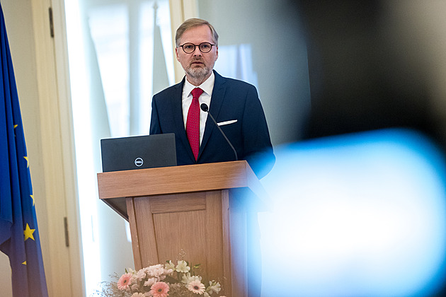 Fiala se sejde s generálním ředitelem Volkswagenu. V Paříži dojde k vyhlášení fotbalové ankety Zlatý míč