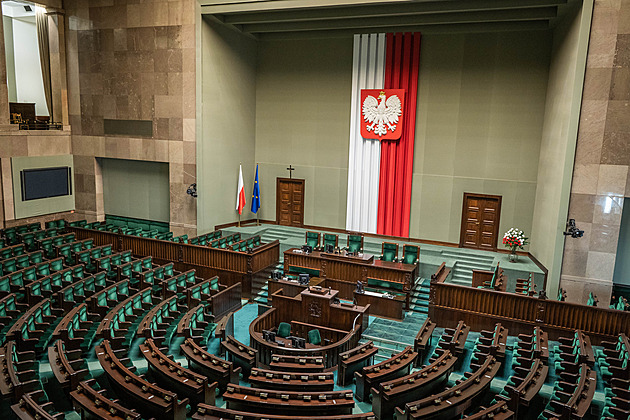 KOMENTÁŘ: V Polsku žádné přepřahání být nemusí, opozice je nebývale slabá