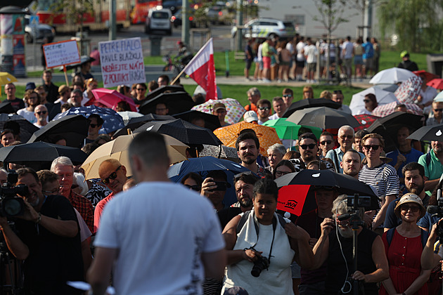 Blažka jsme nezvali. Bylo to jeho rozhodnutí, říká mluvčí Milionu chvilek
