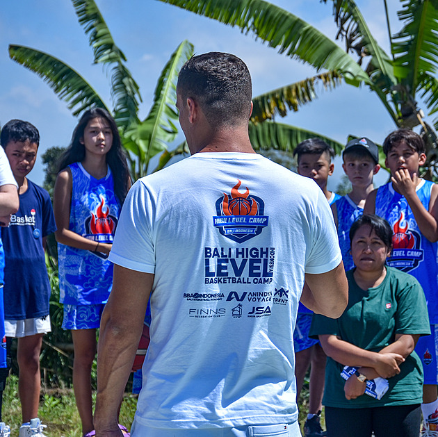 Okouzlil Fialu, láká Satoranského. Čech na Bali staví vily a kultivuje basketbal