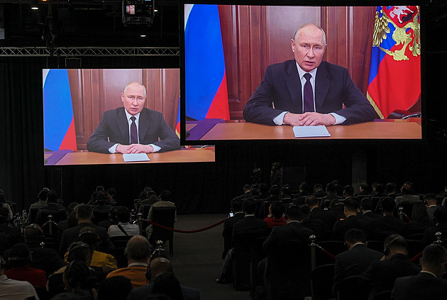 VIDEO: Jako Darth Vader. Putin na summitu BRICS mluvil změněným hlasem