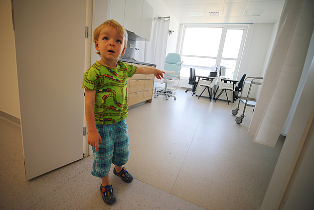 Pelhřimovská nemocnice otevřela nový pavilon péče o rodinu za 600 milionů