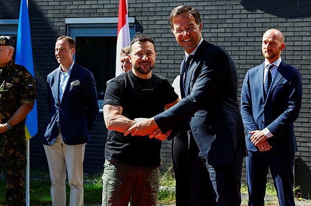 Zelenskyj přiletěl do Nizozemska. S premiérem v demisi projedná předání F-16