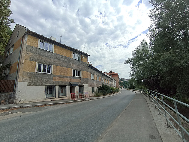 V Táboře zbourají sociální byty v malé Fišlovce, místní se tam bojí i parkovat