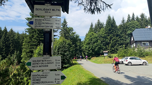 Na Šerlichu kvůli opravě silnice ubylo turistů, husto je v Luisině údolí
