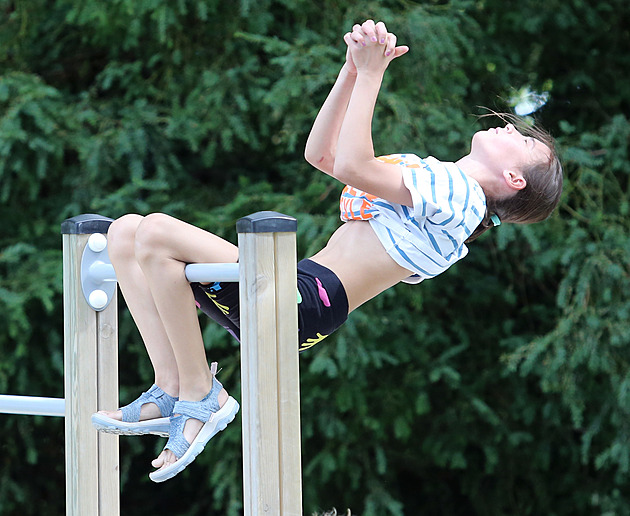 Rodiče omezují výdaje na sport dětí. Čtvrtina je neposílá na žádný kroužek