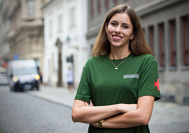 Chci špatný přístup zdravotnictví k bezdomovcům změnit, říká medička na ulici