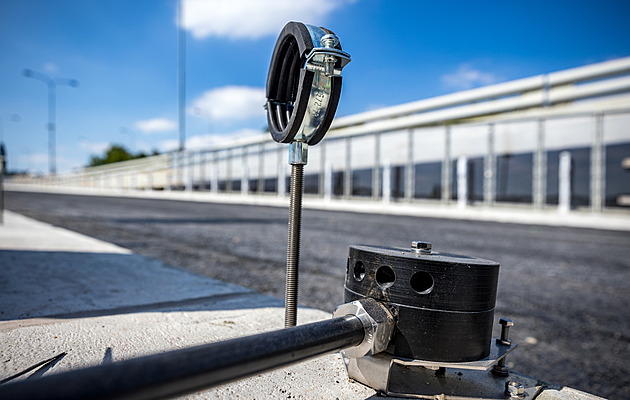 Aut je skoro jako Pražanů. Řidiči potřebují trasy mimo centrum, míní expert