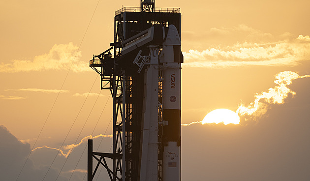 SpaceX vyslal další misi k ISS, čtyřčlenná posádka tam stráví půl roku