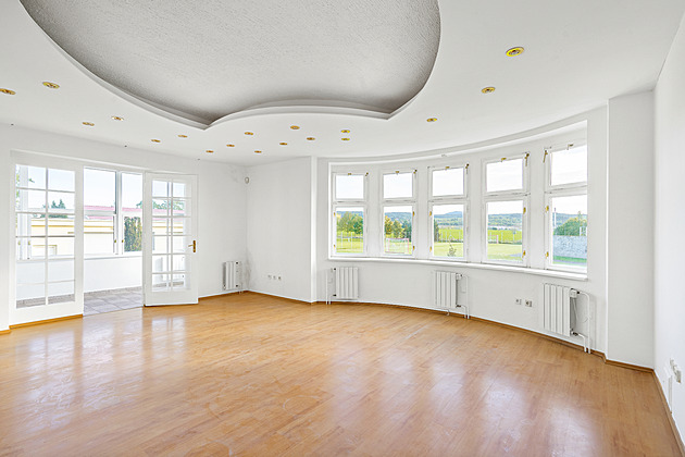 Nádherná vila po slavné herečce v Dobříni je na prodej za 16 milionů