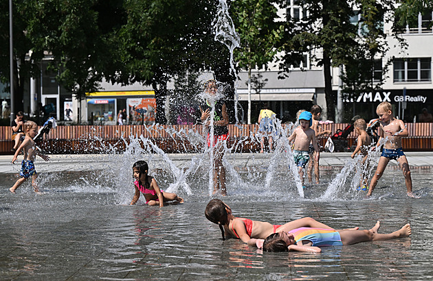 Na jižní Moravě padly teplotní rekordy, hospody ožívají až po západu slunce
