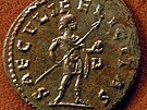 ímská mince zobrazující legionáe s pilem