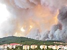 V tureckém Çanakkale se rozhoel masivní poár. (22. srpna 2023)