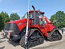 Nejsilnjí sériov vyrábný traktor na svt, pásový Quadtrac 645, má výkon...